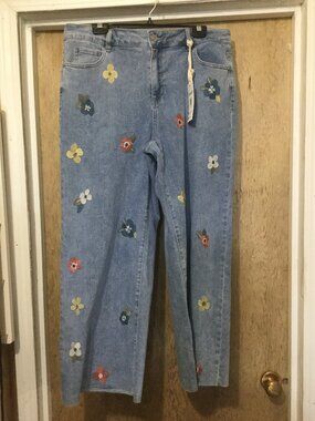 NWT Charlie B jeans Front all over embroidered floral wide leg light blue jeans